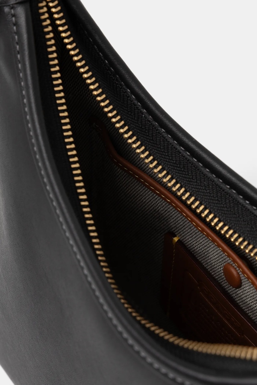 Δερμάτινη τσάντα Coach Curve Zip Bag φωτογραφία