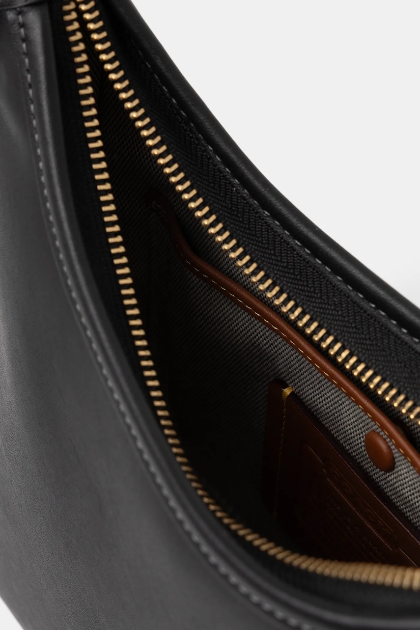 Kožená kabelka Coach Curve Zip Bag