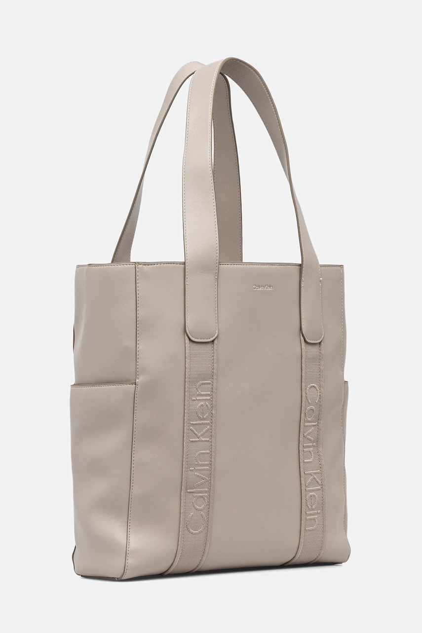 Сумочка Calvin Klein цвет бежевый LV04F3289G Сумочка Calvin Klein цвет бежевый LV04F3289G