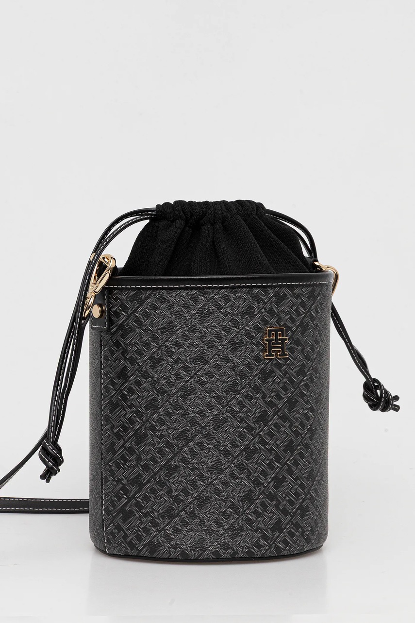 Сумочка Tommy Hilfiger цвет чёрный AW0AW17713