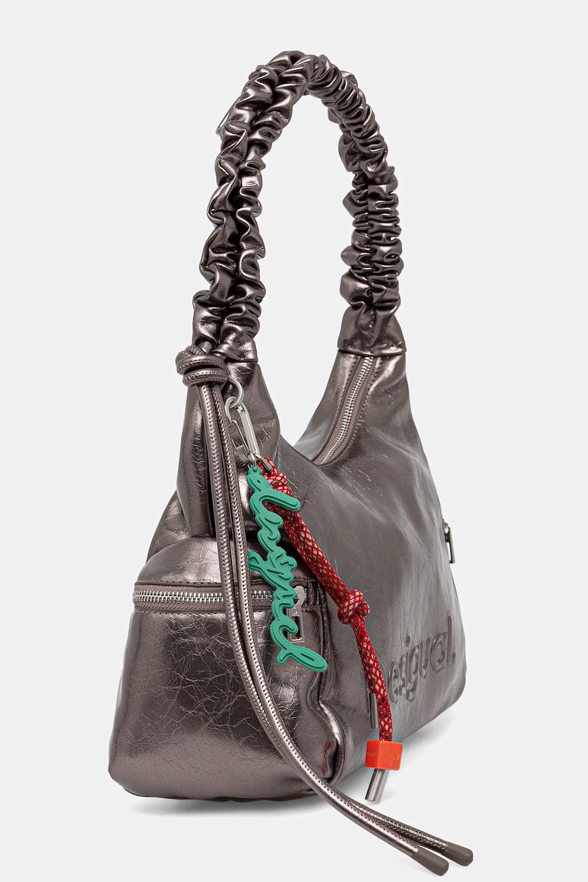 Сумочка Desigual HALF LOGO MONTVILLE DARK SI цвет серебрянный 25WAXPAS Сумочка Desigual HALF LOGO MONTVILLE DARK SI цвет серебрянный 25WAXPAS