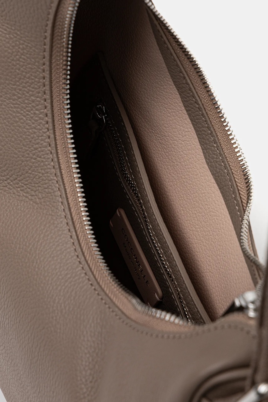 Δερμάτινη τσάντα Coccinelle RAQUEL φωτογραφία