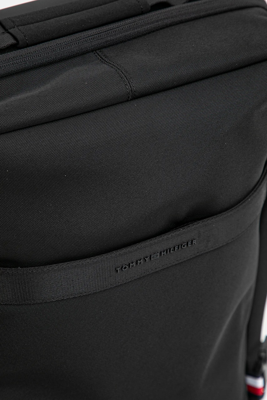 Βαλίτσα Tommy Hilfiger χρώμα: μαύρο, AM0AM13474 φωτογραφία