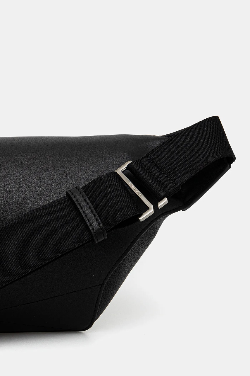 Τσάντα φάκελος Calvin Klein χρώμα: μαύρο, LV04D3002G φωτογραφία