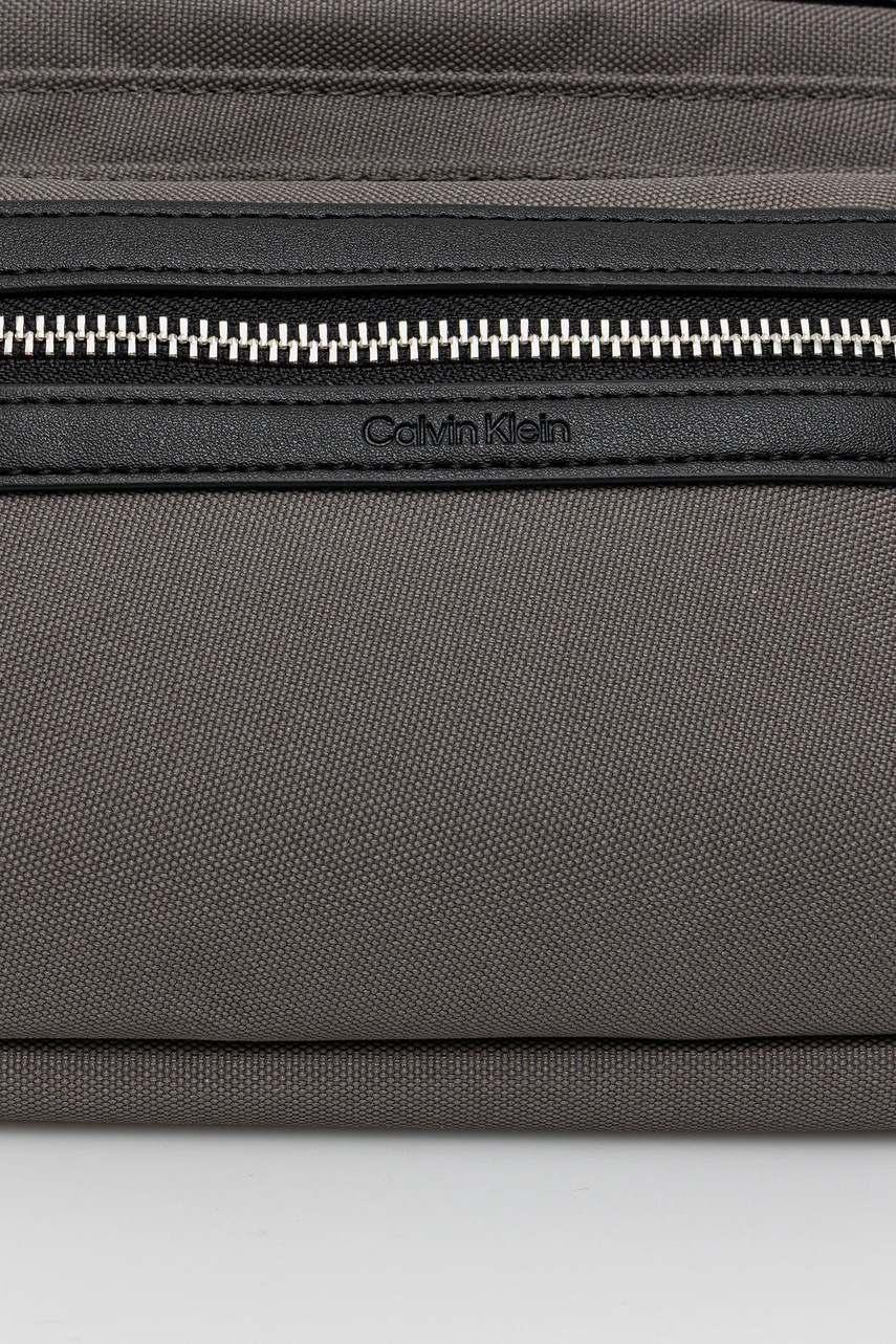 Τσάντα φάκελος Calvin Klein χρώμα: γκρι, LV04D3073G φωτογραφία