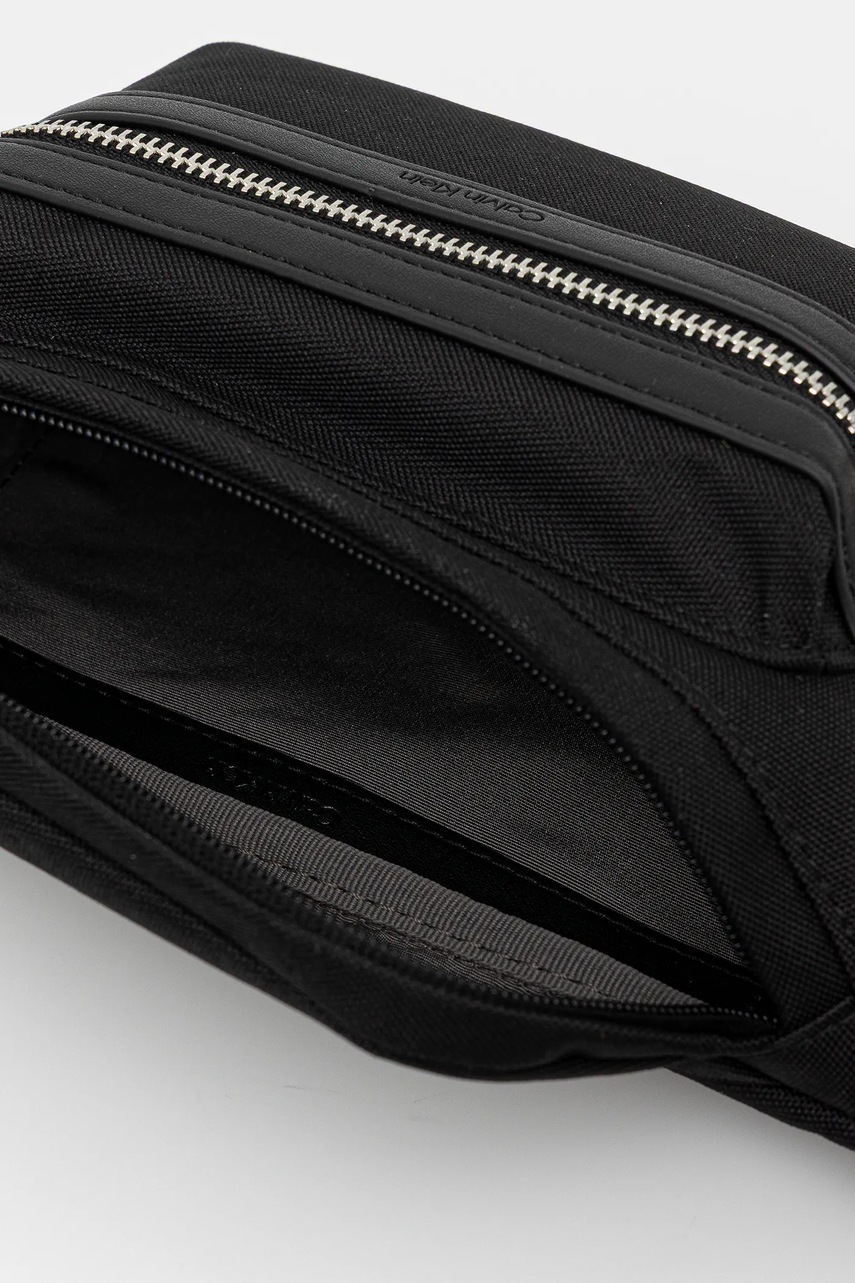 Τσάντα φάκελος Calvin Klein χρώμα: μαύρο, LV04D3073G φωτογραφία