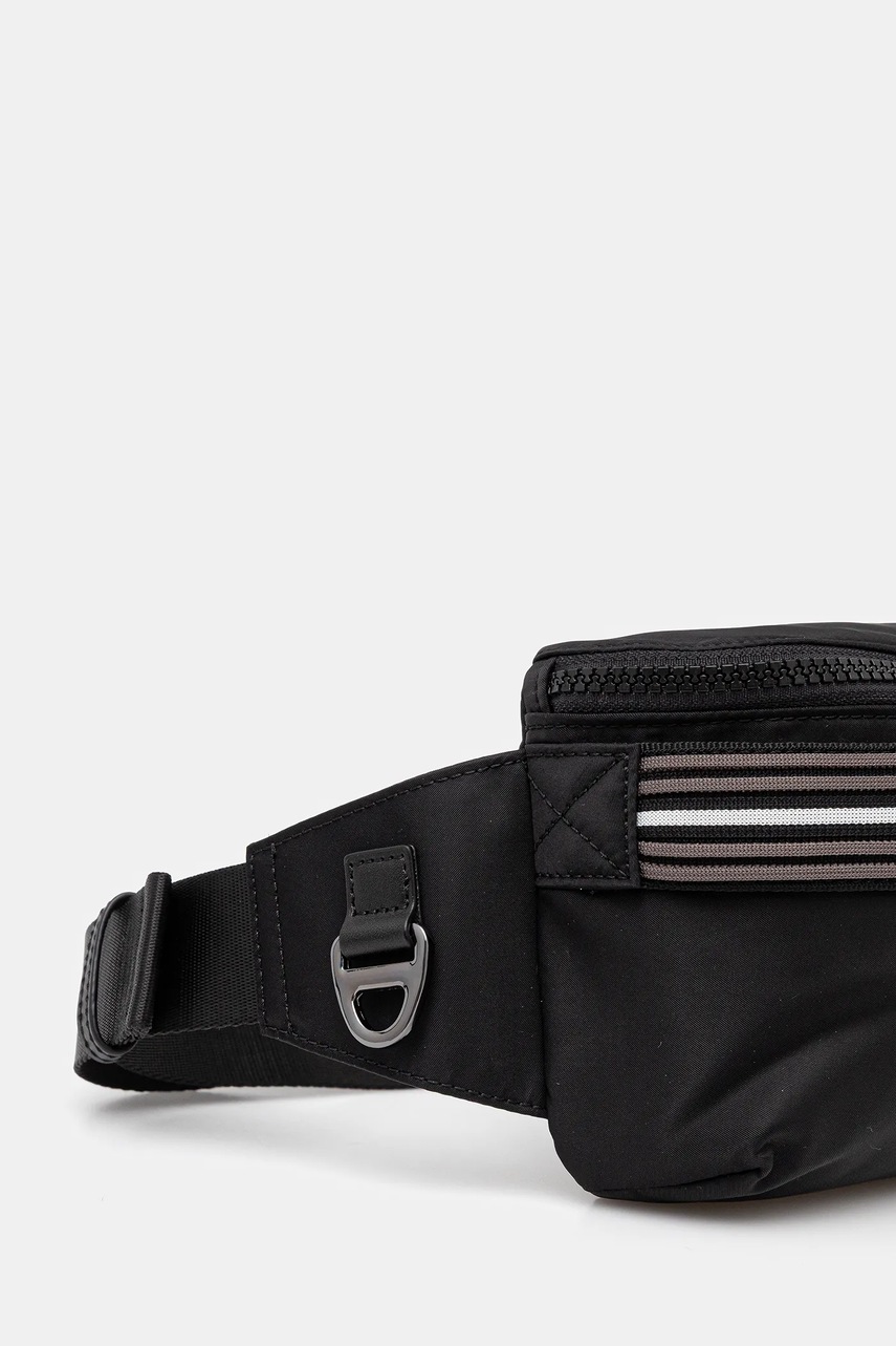 Сумка на пояс Armani Exchange цвет чёрный XM001605 AF17206