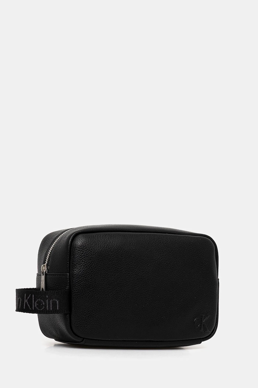 Косметичка Calvin Klein цвет чёрный LV04D1090G Косметичка Calvin Klein цвет чёрный LV04D1090G