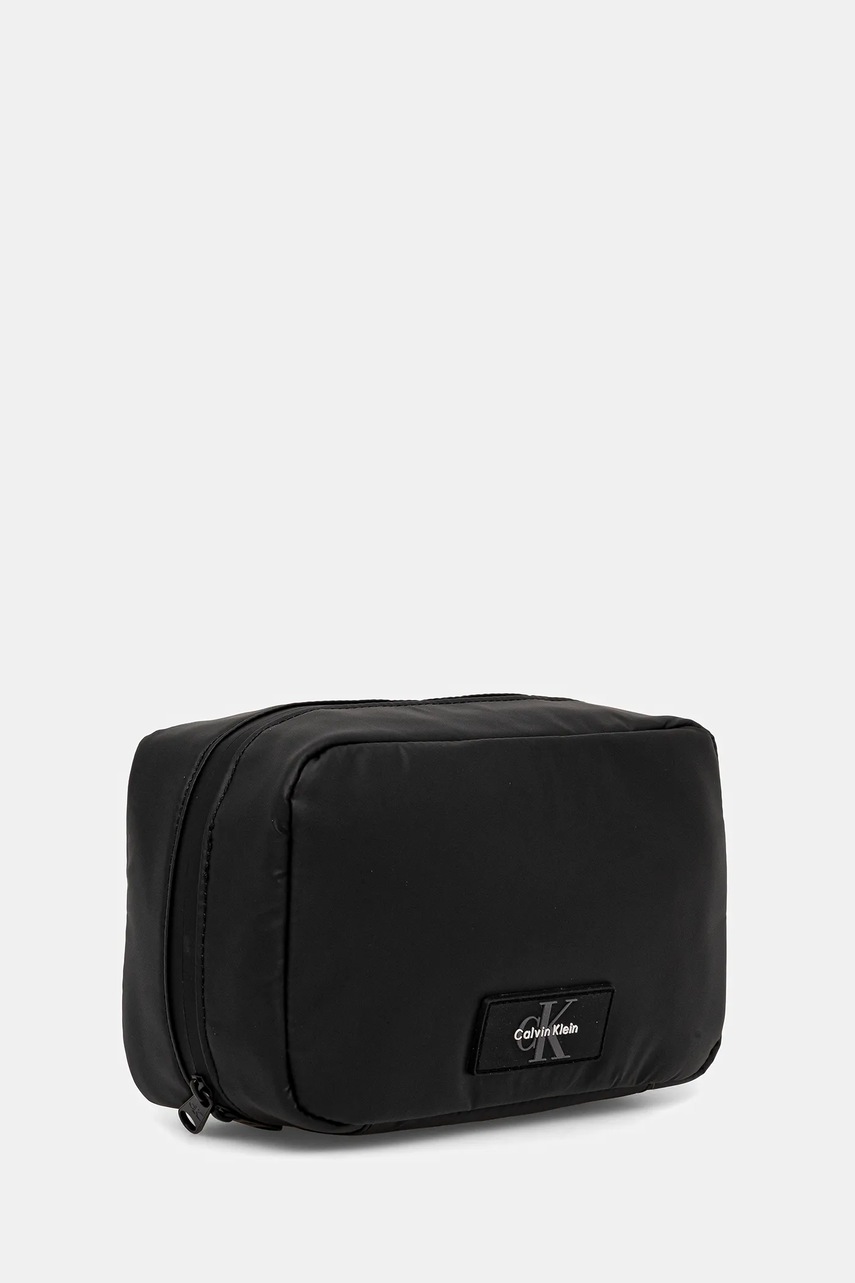 Косметичка Calvin Klein цвет чёрный LV04D1135G Косметичка Calvin Klein цвет чёрный LV04D1135G