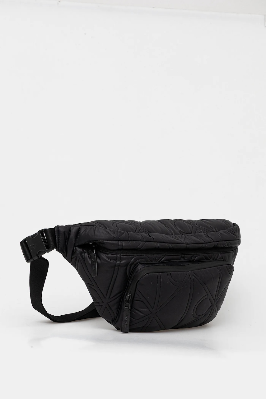 Сумка на пояс Calvin Klein цвет чёрный LV04D3142G Сумка на пояс Calvin Klein цвет чёрный LV04D3142G