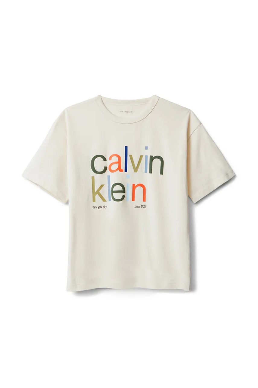 Levně Dětské bavlněné tričko Calvin Klein Jeans béžová barva, s potiskem, IB0IB02578