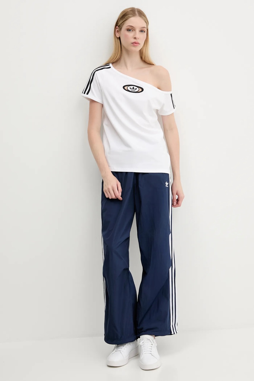 Футболка adidas Originals Offshoulder Tee цвет белый KC8795 Футболка adidas Originals Offshoulder Tee цвет белый KC8795