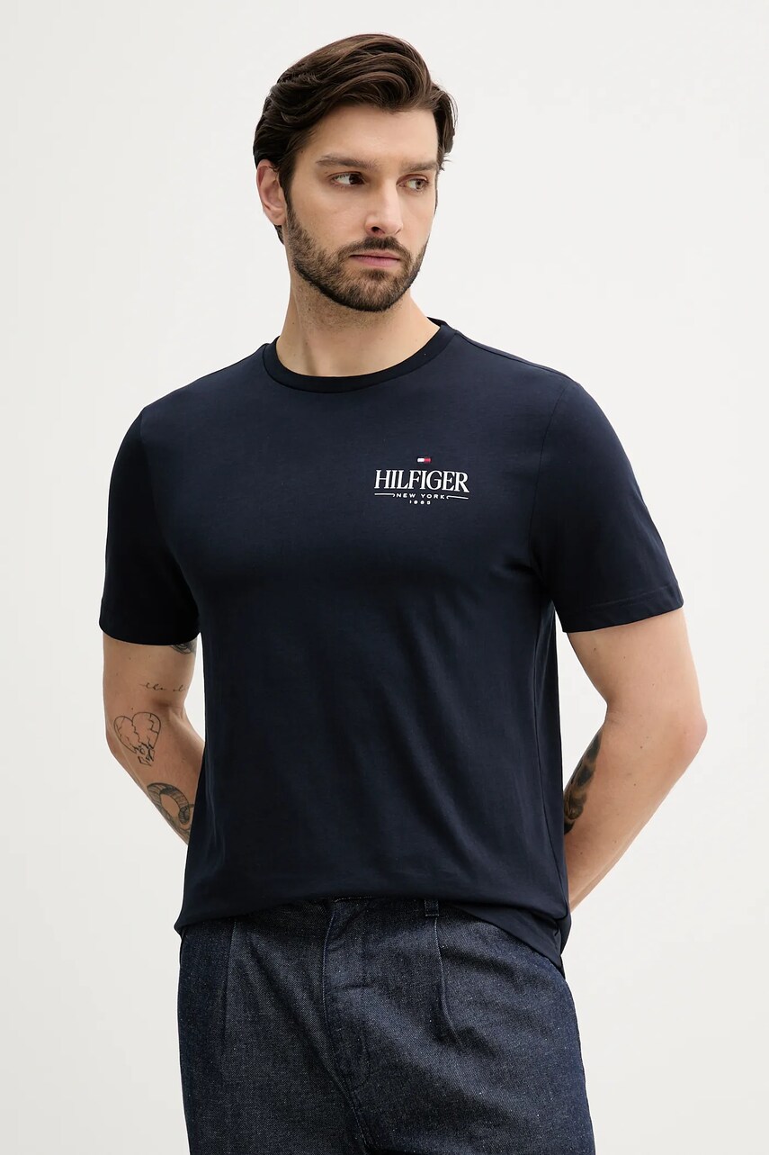 Levně Bavlněné tričko Tommy Hilfiger pánské, tmavomodrá barva, s potiskem, MW0MW39355