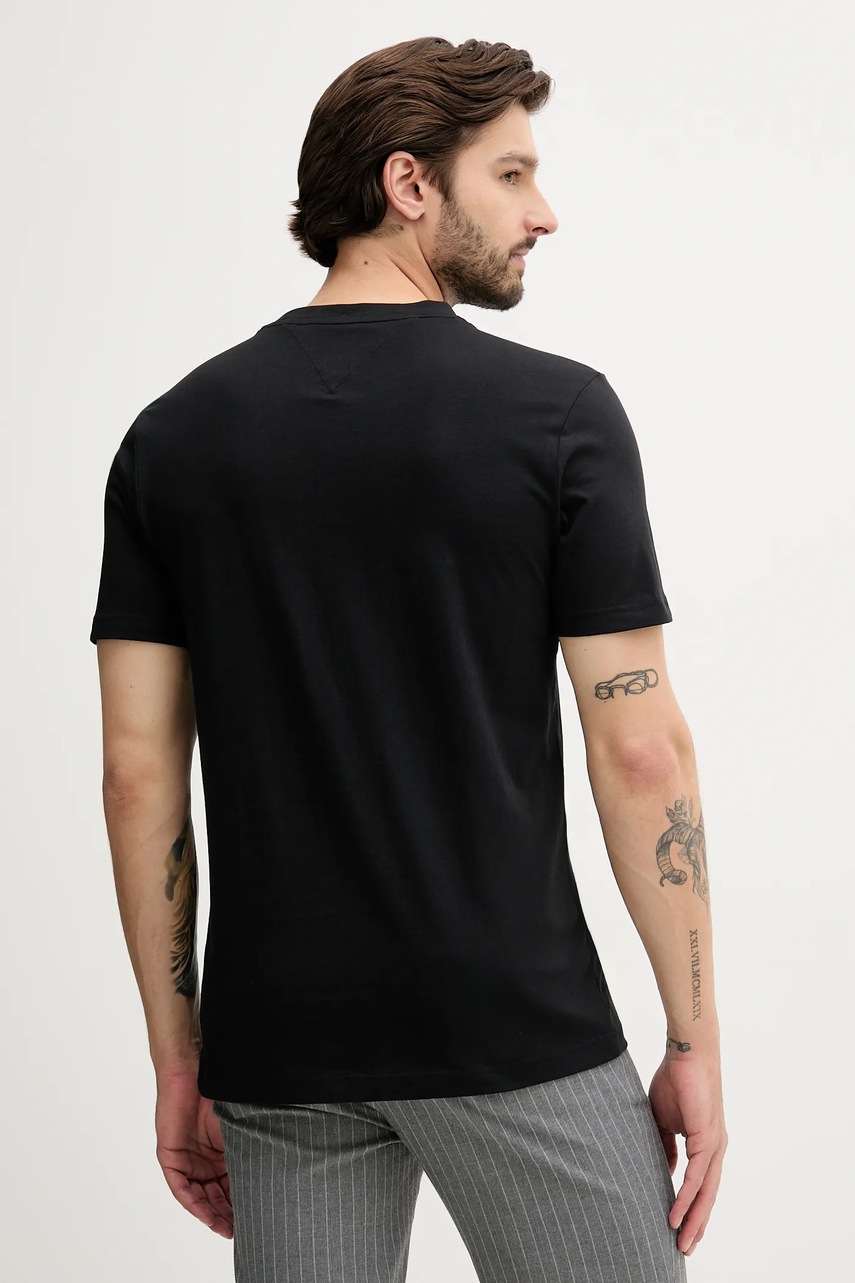 Хлопковая футболка Tommy Hilfiger цвет чёрный с принтом MW0MW40324