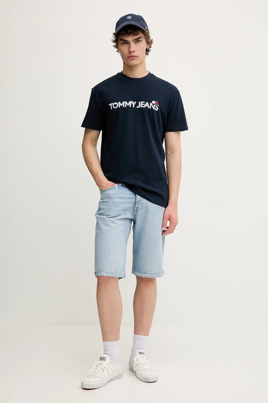 Хлопковая футболка Tommy Jeans цвет синий с принтом DM0DM21585