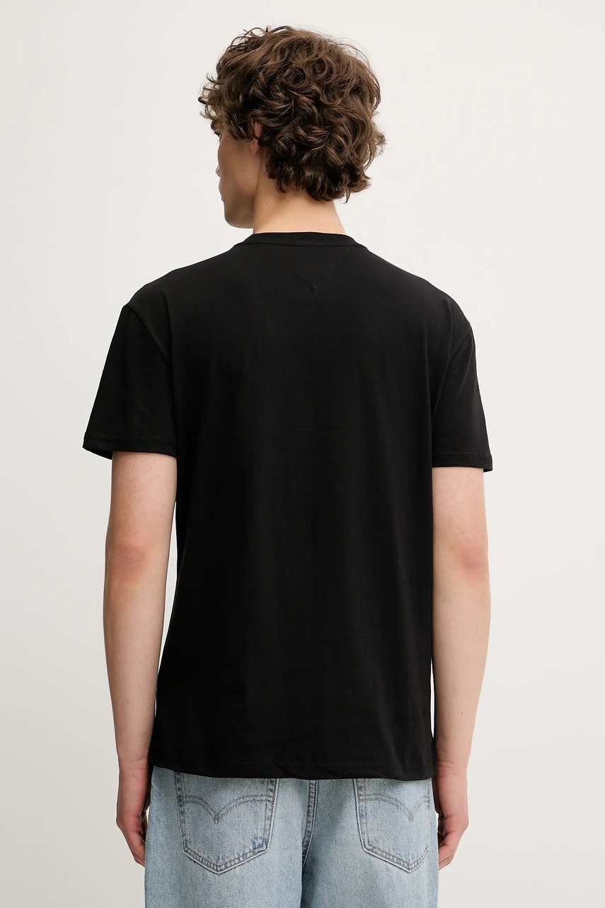 Хлопковая футболка Tommy Jeans цвет чёрный с принтом DM0DM21911