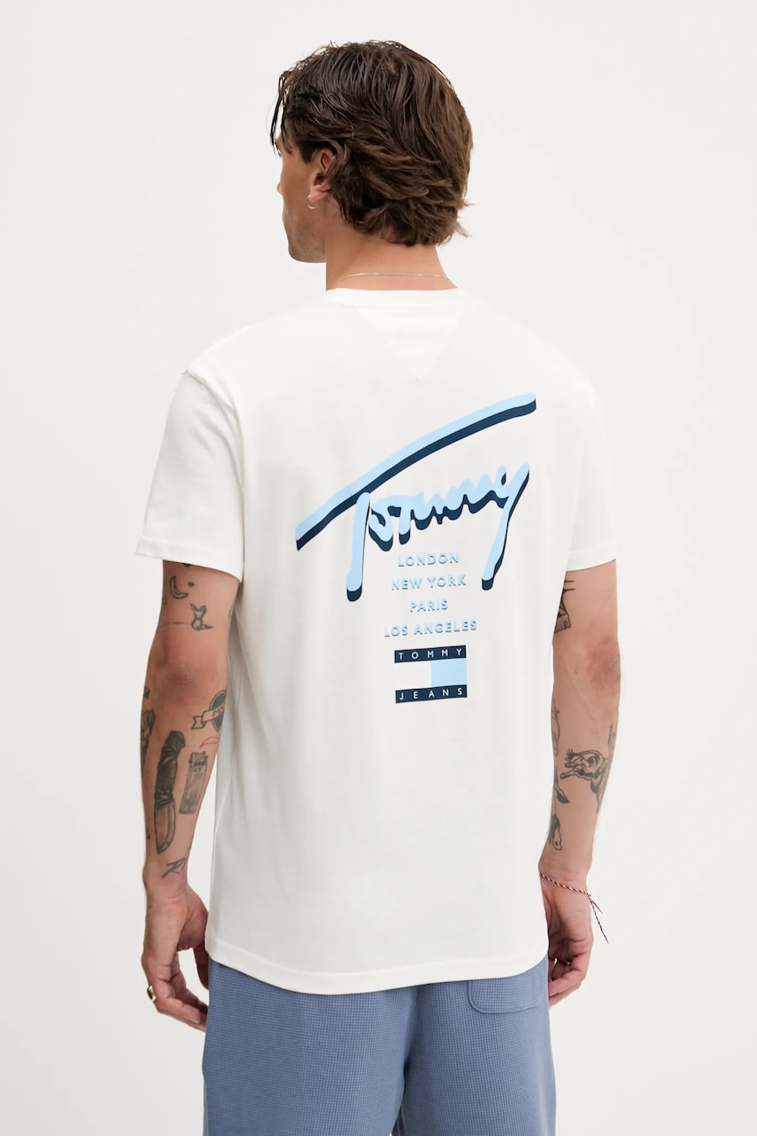 Levně Bavlněné tričko Tommy Jeans pánské, bílá barva, s potiskem, DM0DM21934