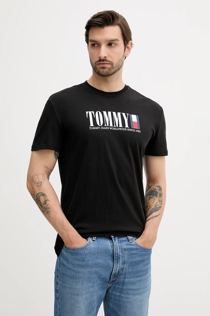 Levně Bavlněné tričko Tommy Jeans pánské, černá barva, s potiskem, DM0DM21941