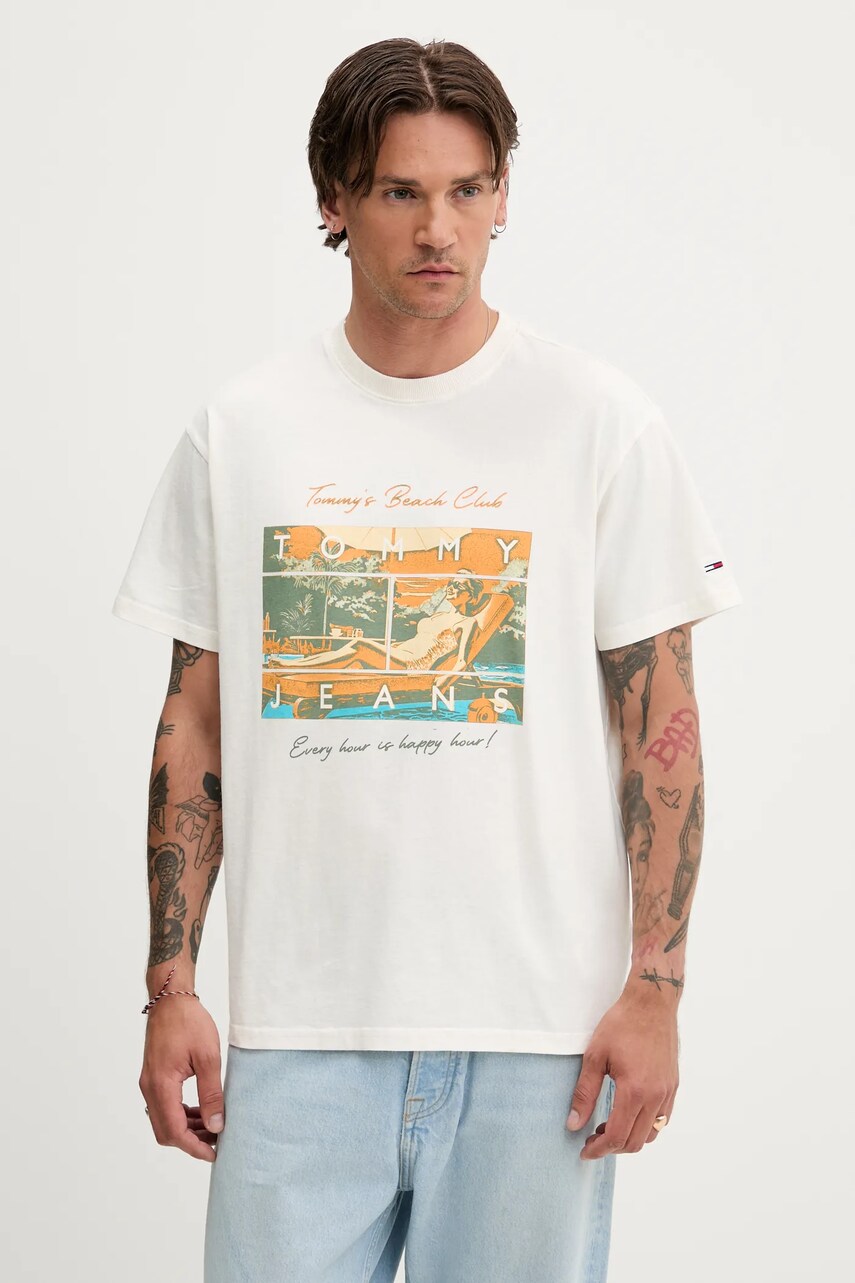 Levně Bavlněné tričko Tommy Jeans pánské, béžová barva, s potiskem, DM0DM21387