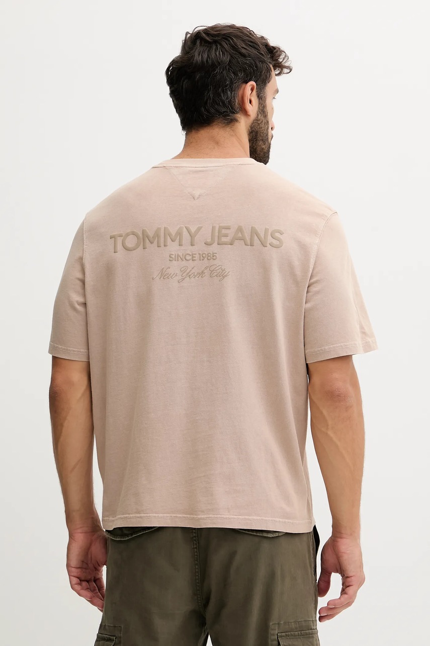 Хлопковая футболка Tommy Jeans цвет коричневый однотонная DM0DM21975
