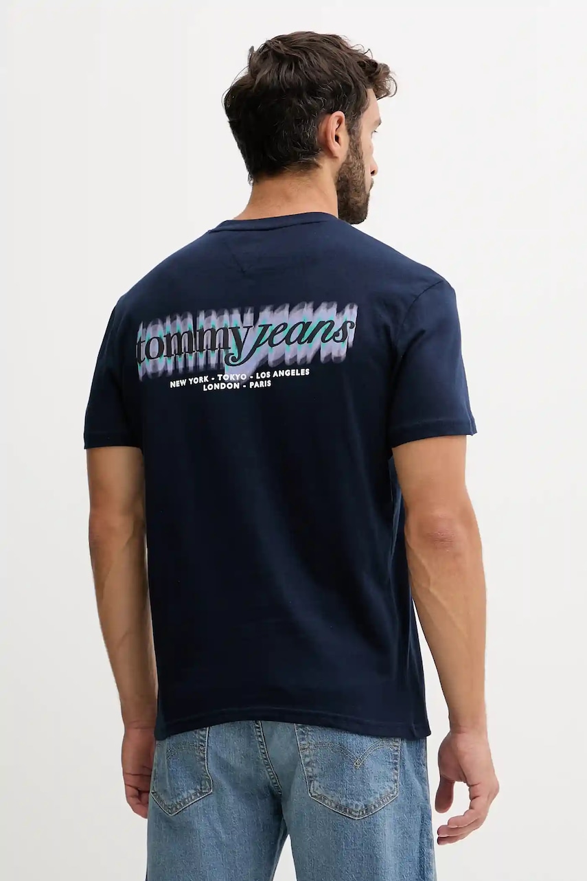 Levně Bavlněné tričko Tommy Jeans pánské, tmavomodrá barva, s potiskem, DM0DM21982