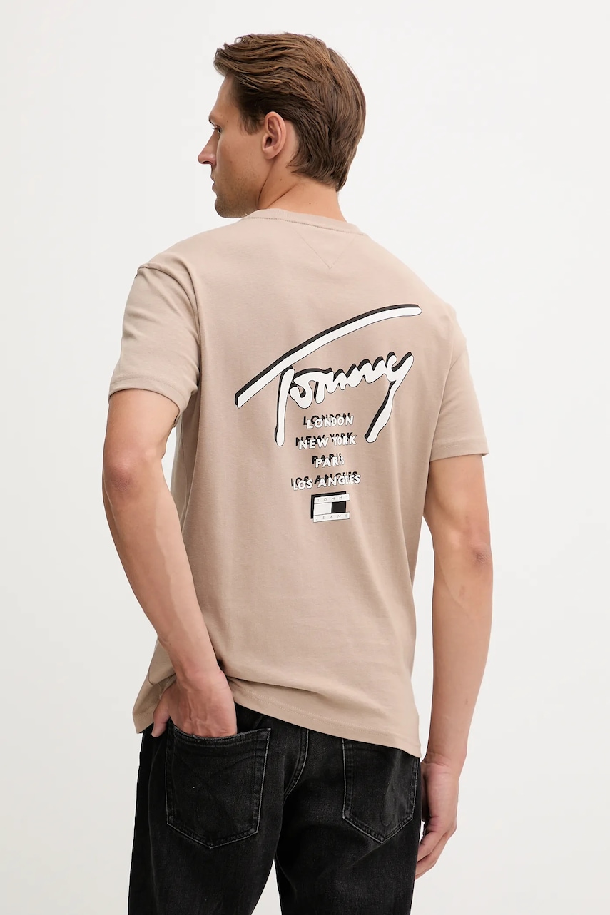 Levně Bavlněné tričko Tommy Jeans pánské, hnědá barva, s potiskem, DM0DM22120