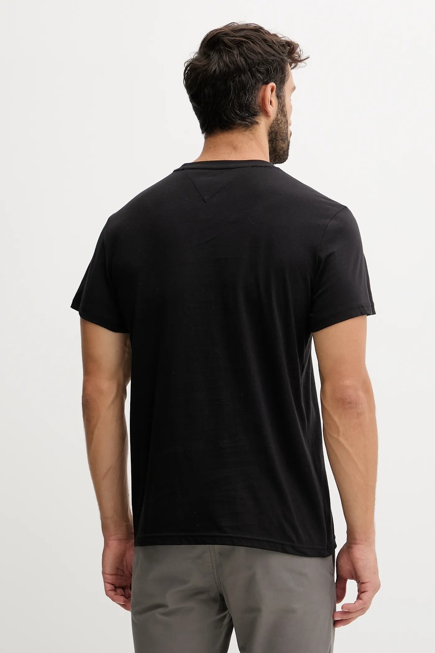 Хлопковая футболка Tommy Jeans цвет чёрный с принтом DM0DM22127