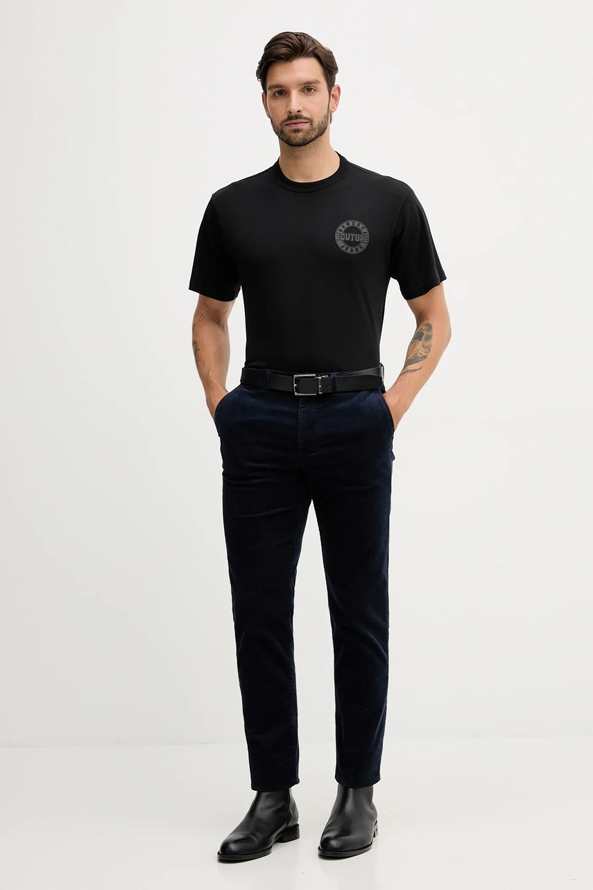 Хлопковая футболка Versace Jeans Couture цвет чёрный с аппликацией 79GAHT06 CJ00T Хлопковая футболка Versace Jeans Couture цвет чёрный с аппликацией 79GAHT06 CJ00T