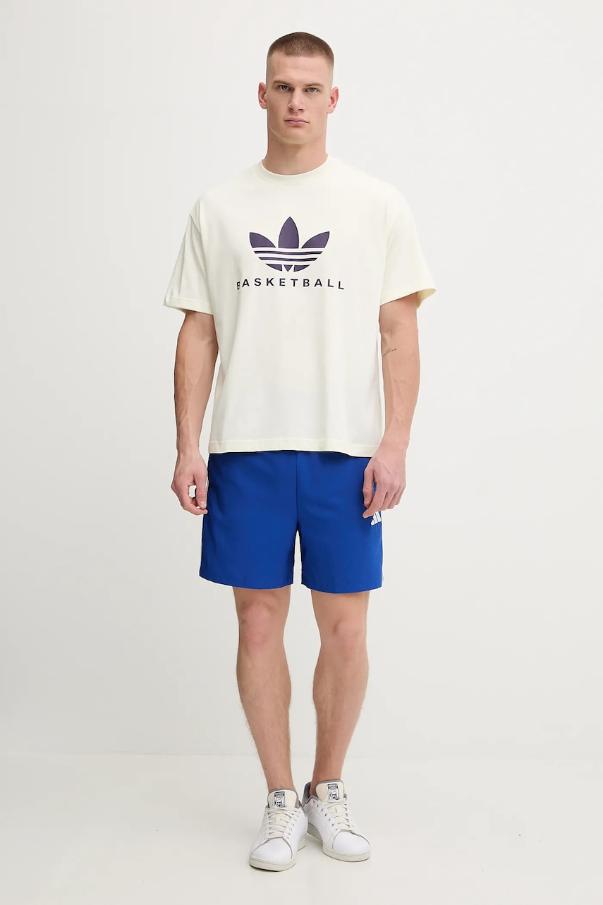 Футболка adidas Originals Originals Basketball Courtside Tee цвет бежевый с принтом JW6640 Футболка adidas Originals Originals Basketball Courtside Tee цвет бежевый с принтом JW6640