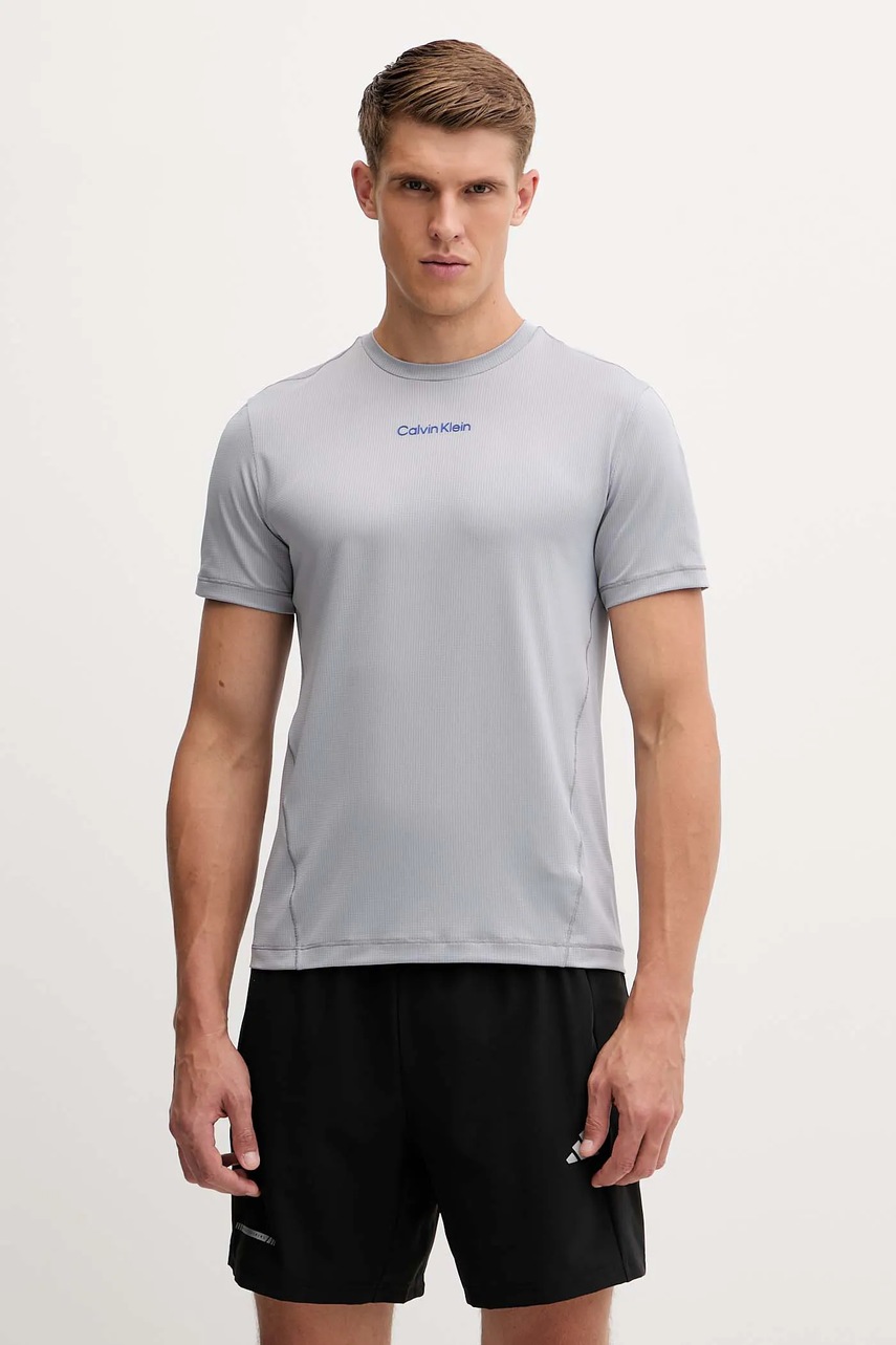 Levně Tréninkové tričko Calvin Klein Performance šedá barva, LVGMF5K101