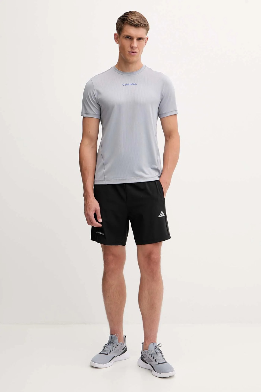 Футболка для тренинга Calvin Klein Performance цвет серый однотонная LVGMF5K101
