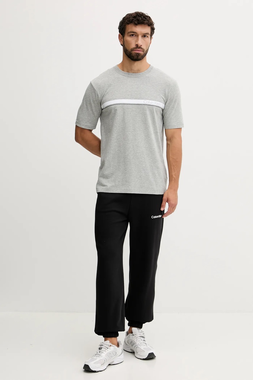Футболка Calvin Klein Performance цвет серый с принтом LVGMF5K108