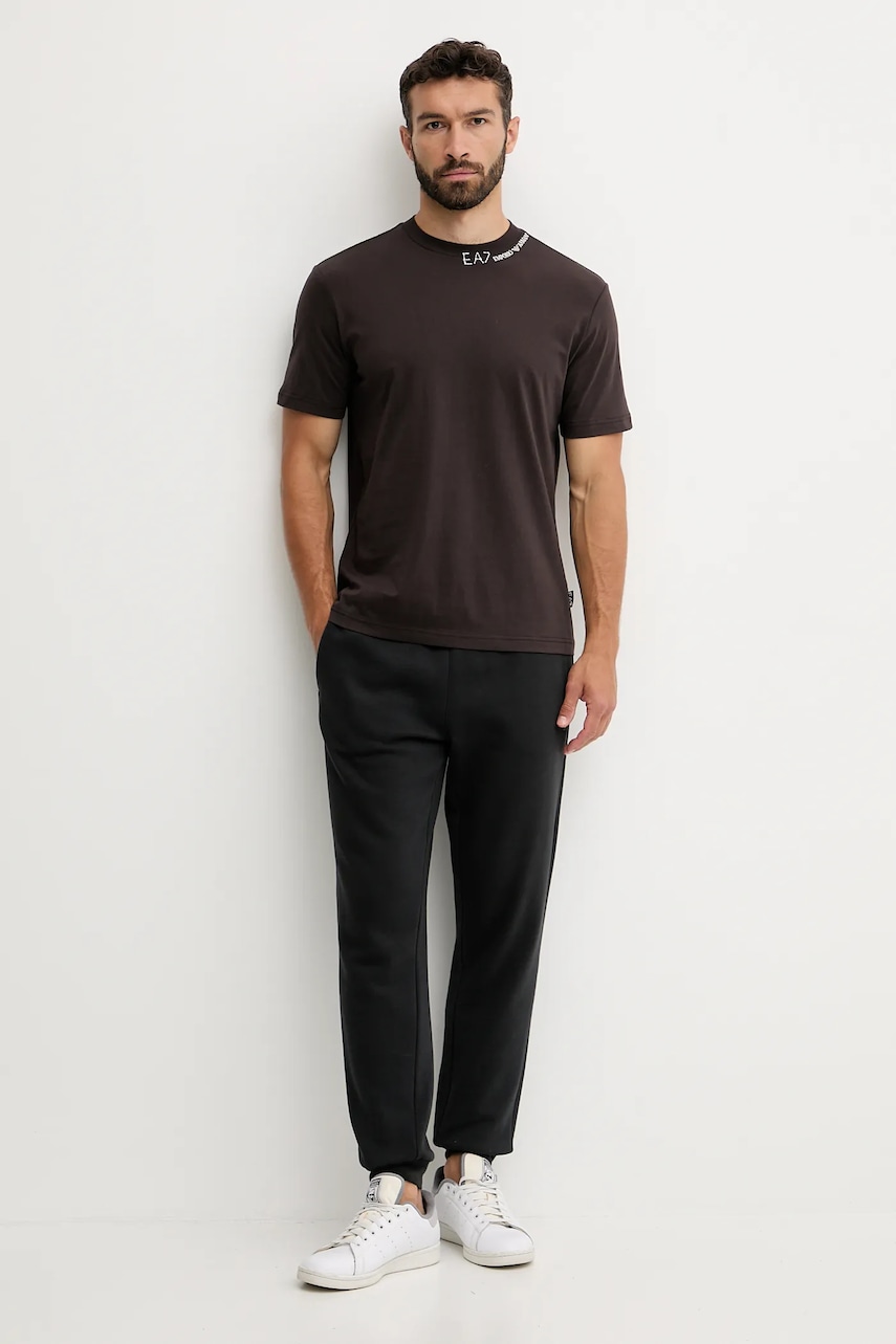 Хлопковая футболка EA7 Emporio Armani цвет коричневый узор AF13244.7X000147 Хлопковая футболка EA7 Emporio Armani цвет коричневый узор AF13244.7X000147