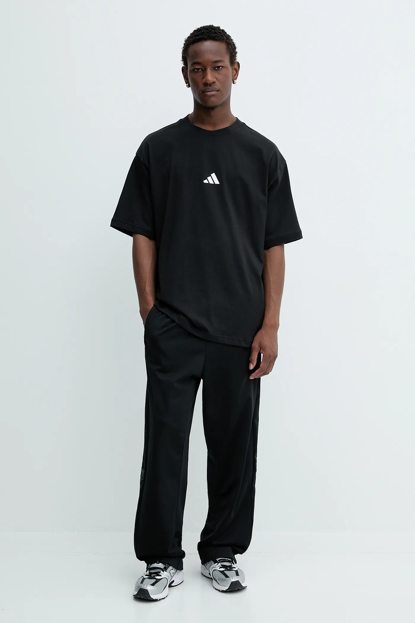 Хлопковая футболка adidas Future Icons цвет чёрный с принтом JC5338