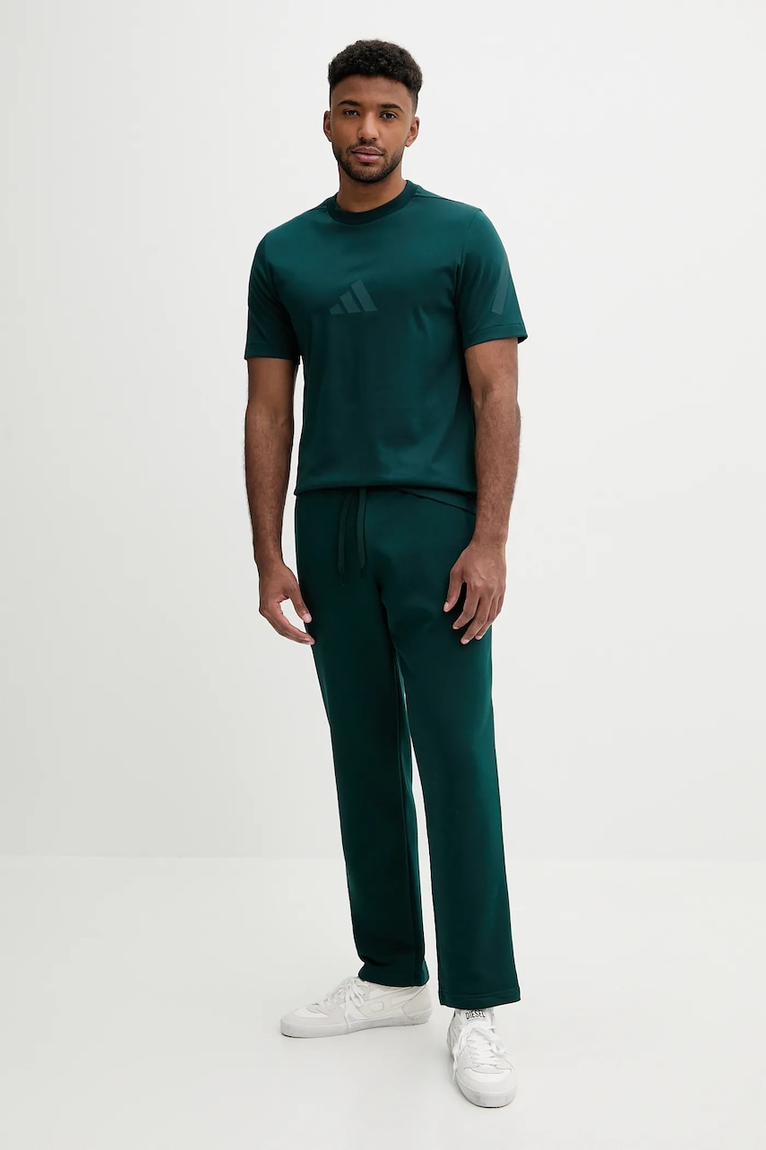 Хлопковая футболка adidas x Z.N.E цвет зелёный с принтом JW4736 Хлопковая футболка adidas x Z.N.E цвет зелёный с принтом JW4736