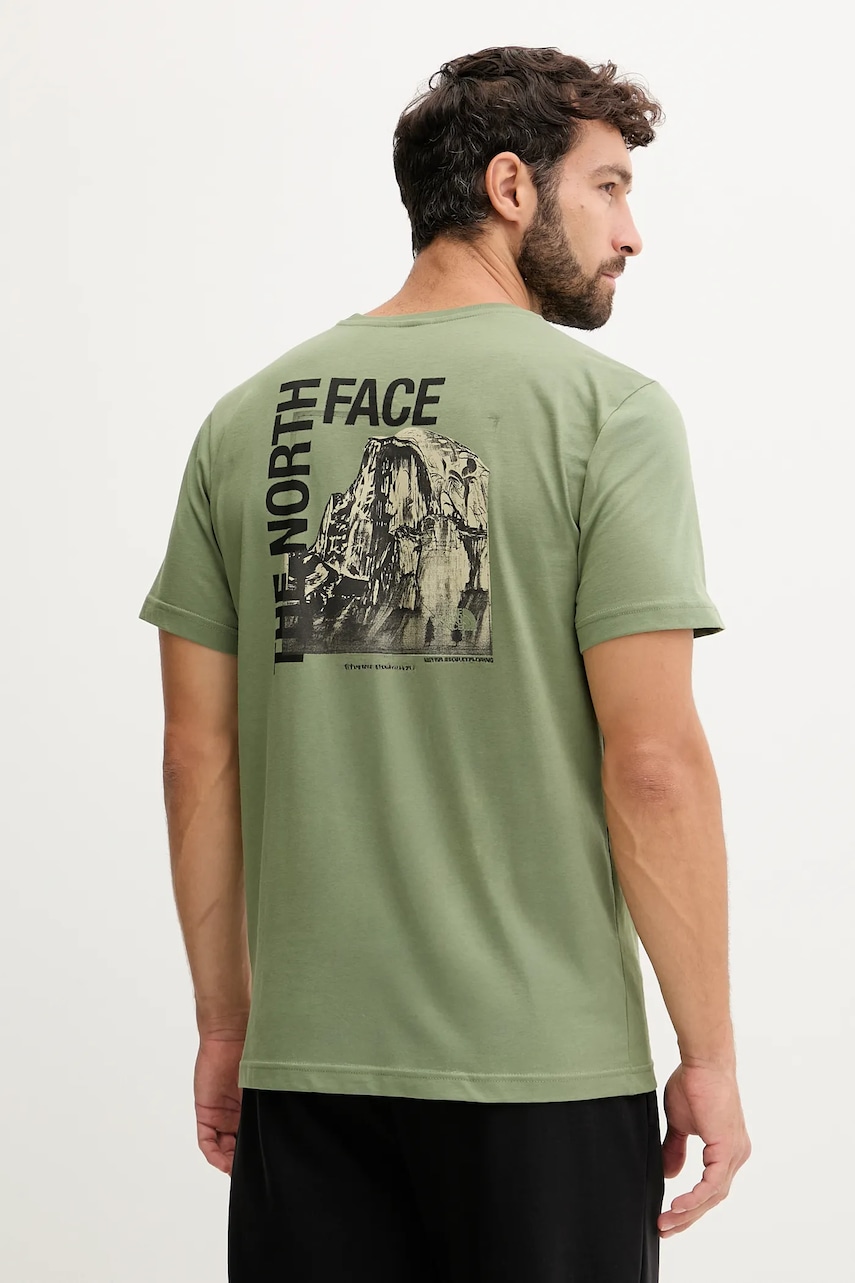 The North Face tricou din bumbac culoarea verde, cu imprimeu, NF0A8EE9BO91