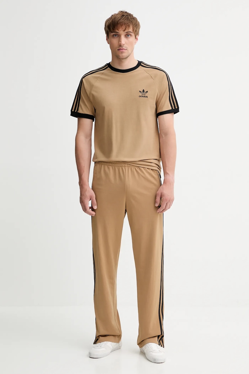 Хлопковая футболка adidas Originals 3-Stripes Tee цвет бежевый с аппликацией JY1370 Хлопковая футболка adidas Originals 3-Stripes Tee цвет бежевый с аппликацией JY1370