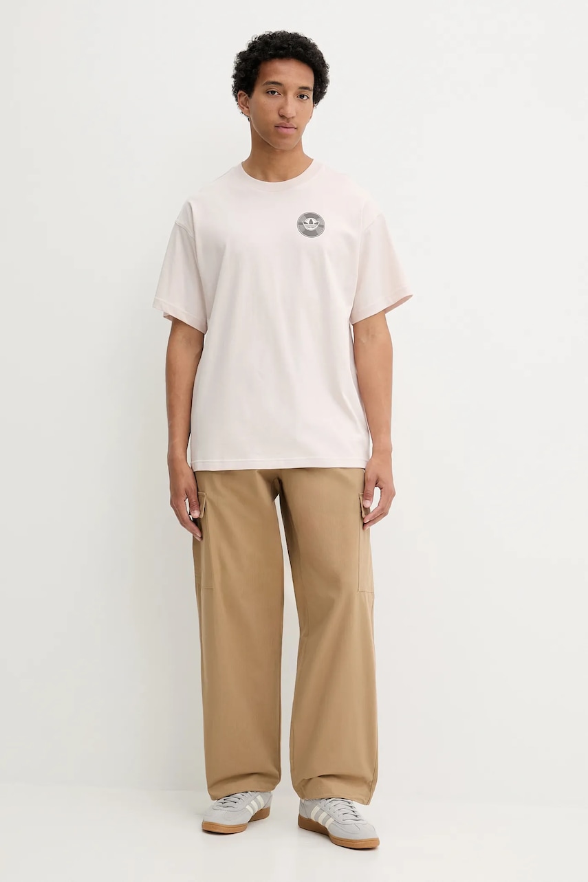 Хлопковая футболка adidas Originals Street Band Tee цвет бежевый с принтом KQ9956 Хлопковая футболка adidas Originals Street Band Tee цвет бежевый с принтом KQ9956