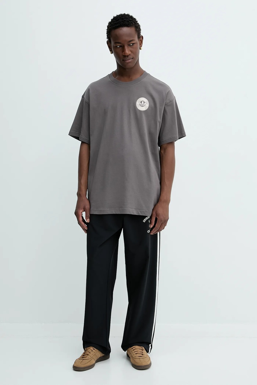 Хлопковая футболка adidas Originals Street Band Tee цвет коричневый узор KR5105