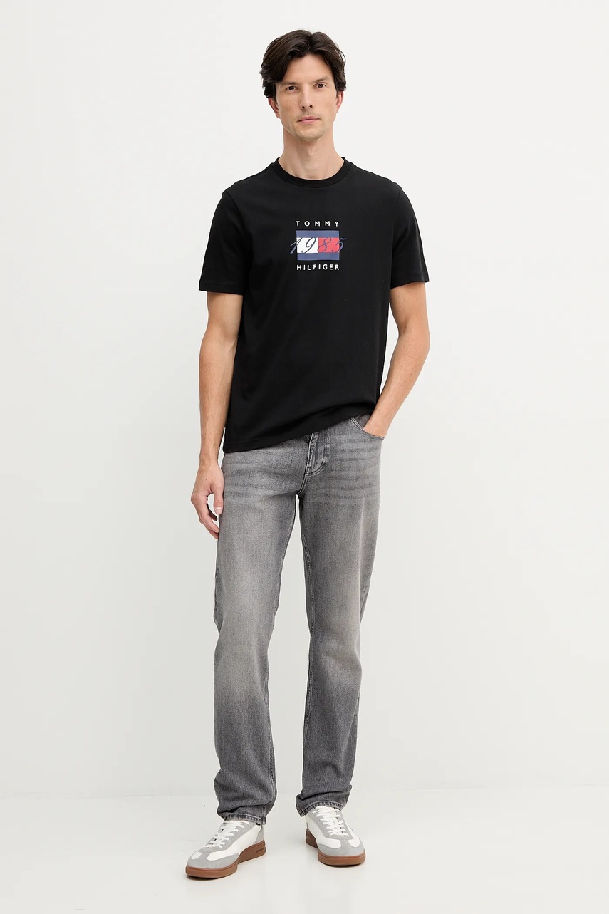 Хлопковая футболка Tommy Hilfiger цвет чёрный с принтом MW0MW41338