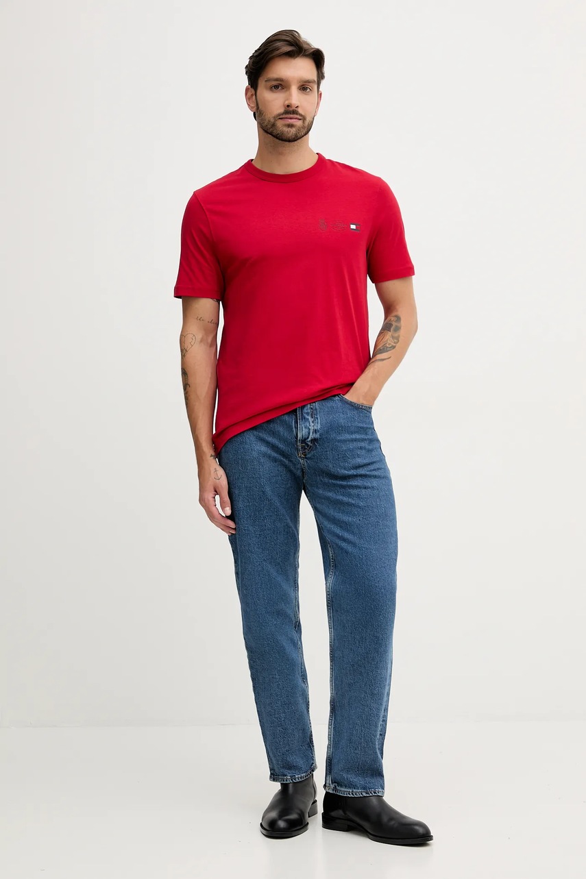 Хлопковая футболка Tommy Hilfiger цвет красный однотонная MW0MW40011 Хлопковая футболка Tommy Hilfiger цвет красный однотонная MW0MW40011