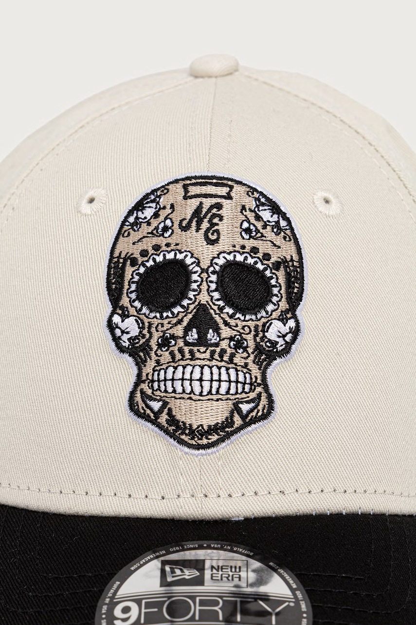 New Era  шапка с козирка от памук NE SKULL 940 IVOBLK