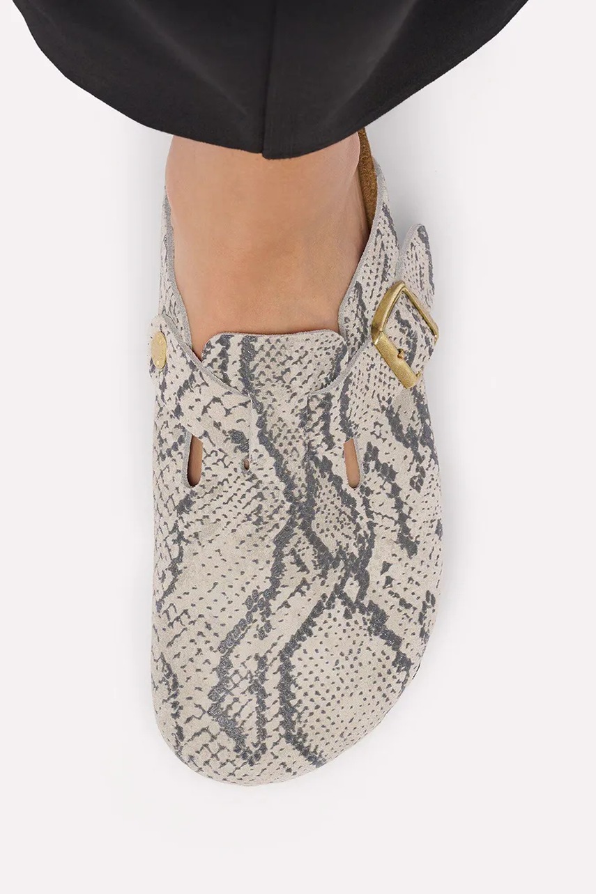Birkenstock šľapky mules dámske semišové Boston Rivet Logo Suede Leather Snake