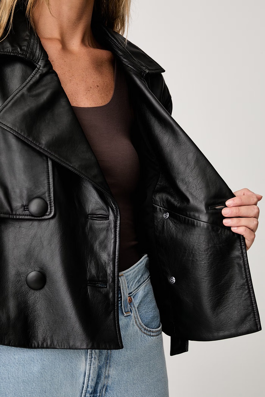 Armani Exchange krátka bunda dámska kožená (obrázok 6)