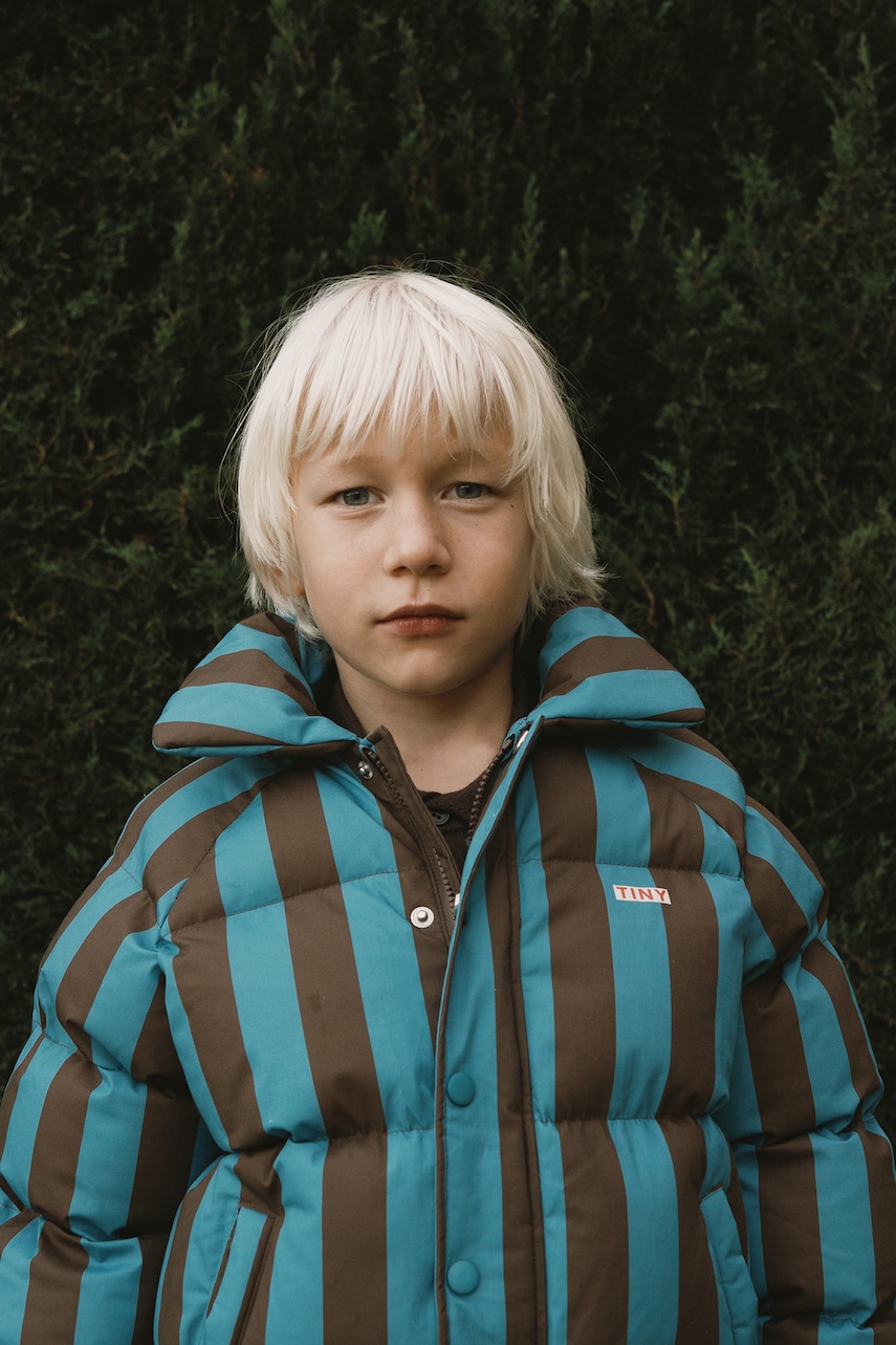 Tinycottons prošivena jakna za djecu od pamuka BLUE-CACAO STRIPES SHORT PADDED JACKET