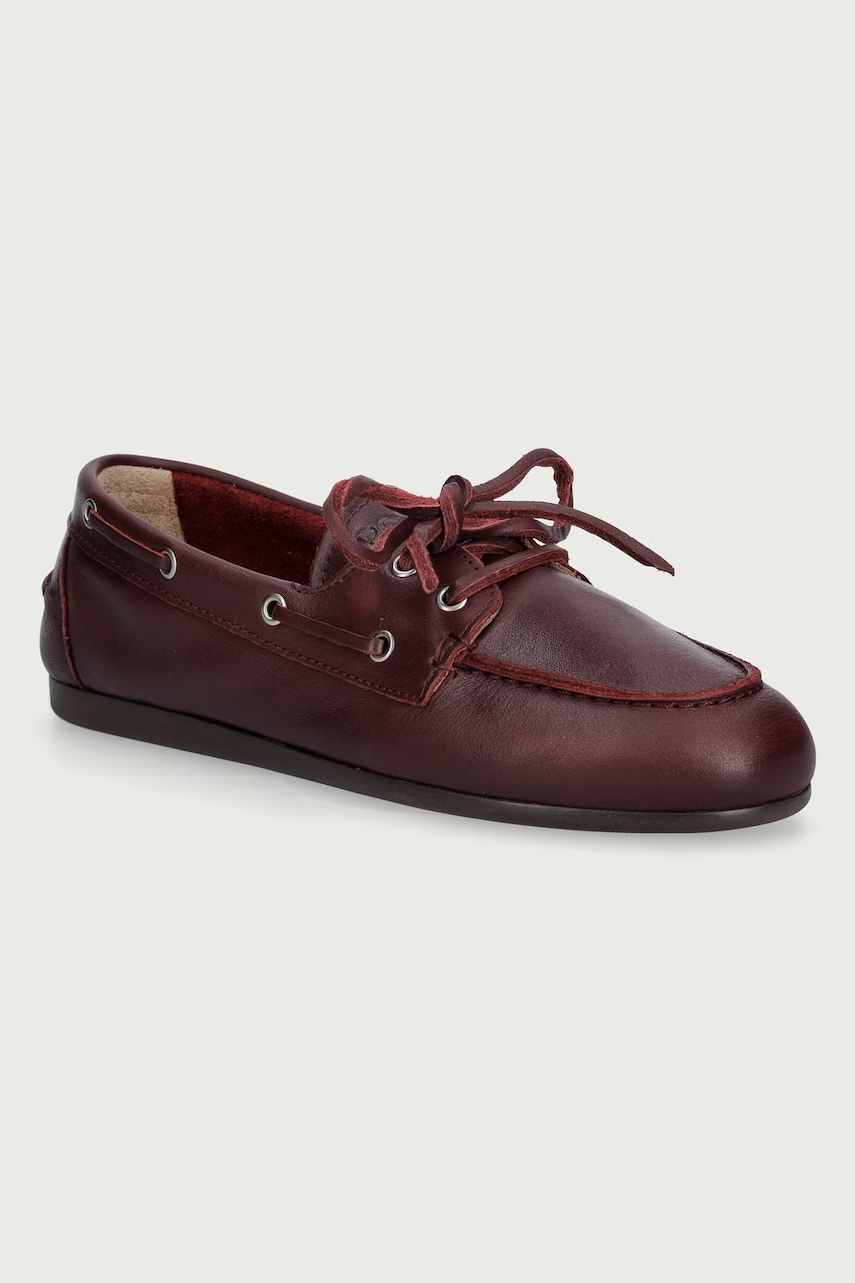 Posa  mocasini pentru femei din piele Boat Loafer