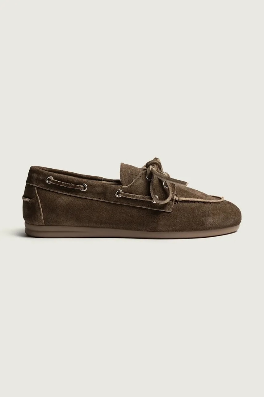 Posa mocasini pentru femei din piele întoarsă Boat Loafer