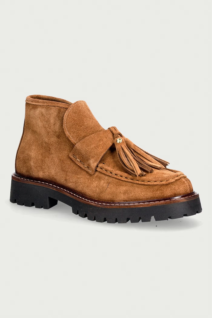 Posa  botine pentru femei din piele întoarsă Aosta Tassel Boot