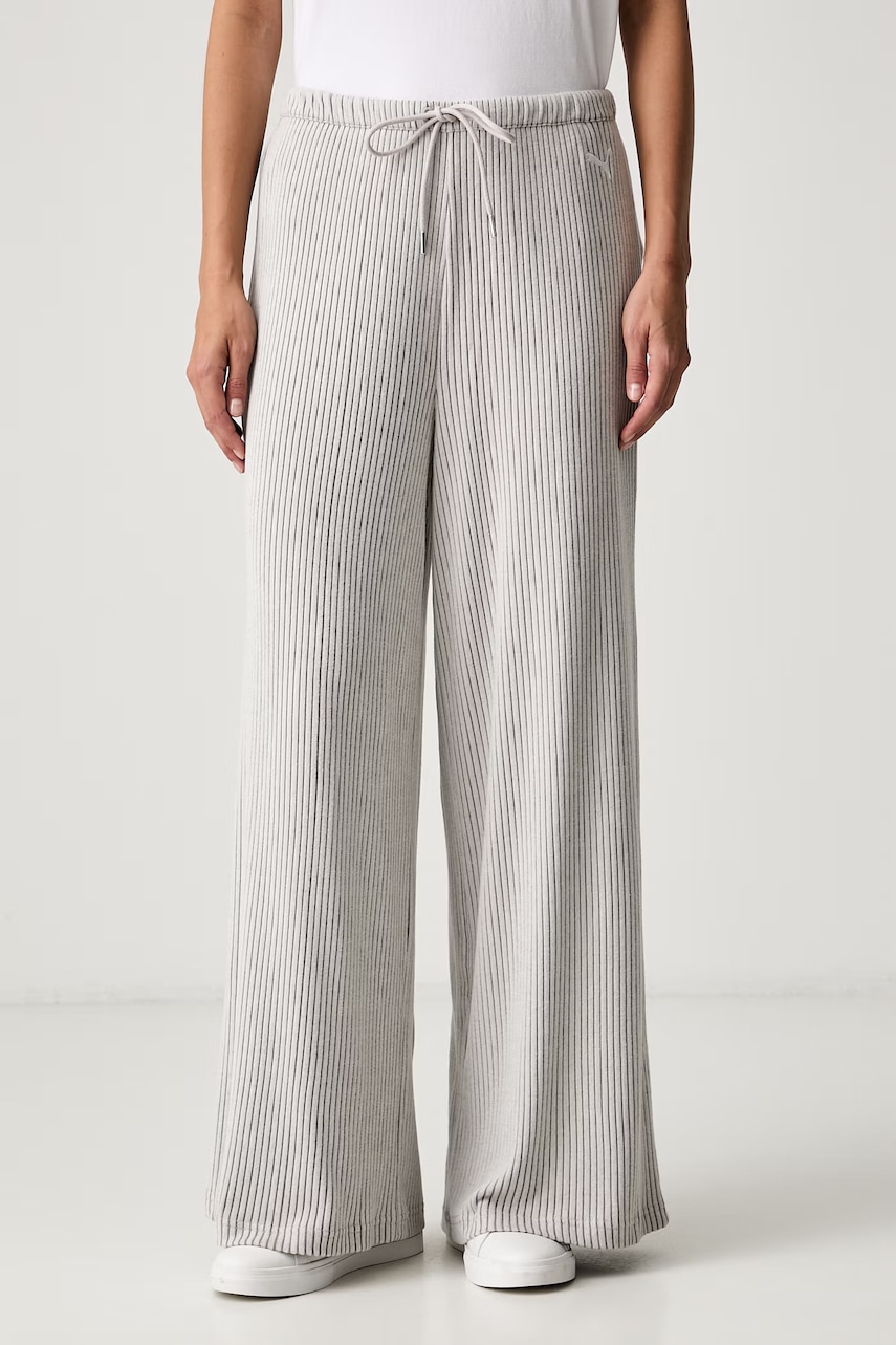 Puma pantaloni de trening pentru femei cu vâscoză Essentials Ribbed