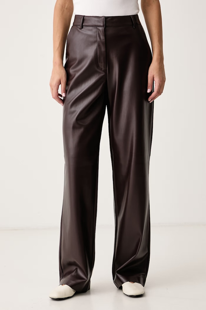 Guess  nohavice flare dámske z imitácie kože ZANITA PEREFCT PANTS